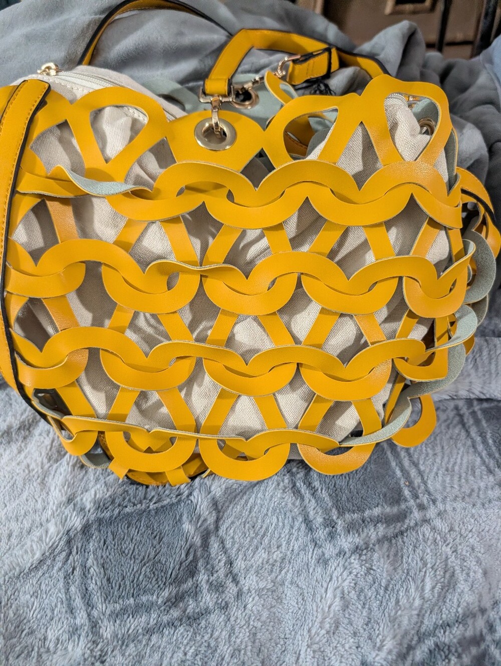 NWT Moda Luxe Paige Tote Bag Yellow Interlocking Cutout Weave with Canvas Insert - Picture 2 of 7